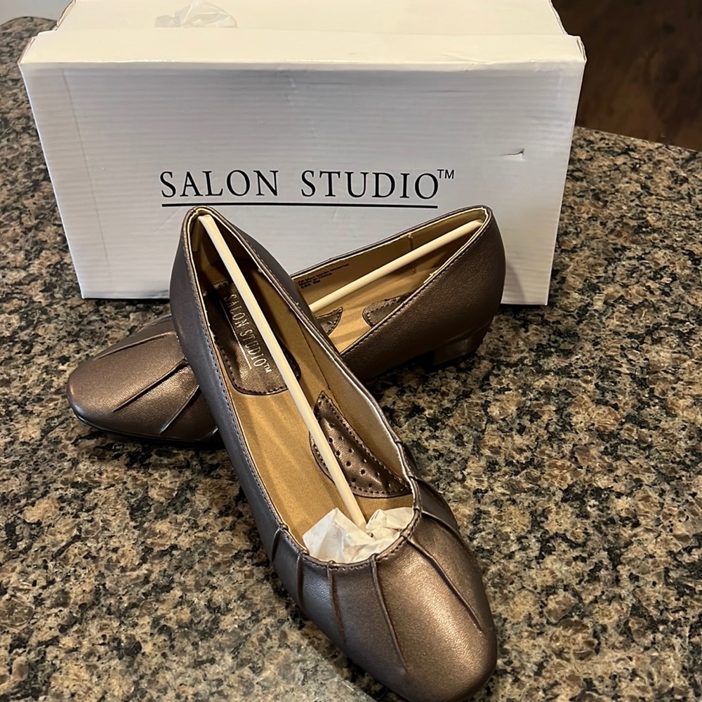 New in Box Shoes, size 8